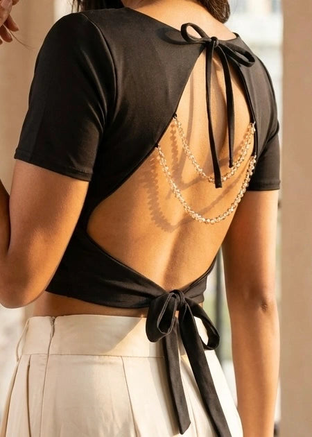 Basic top with backless and back tying design with detachable beads accessories at back