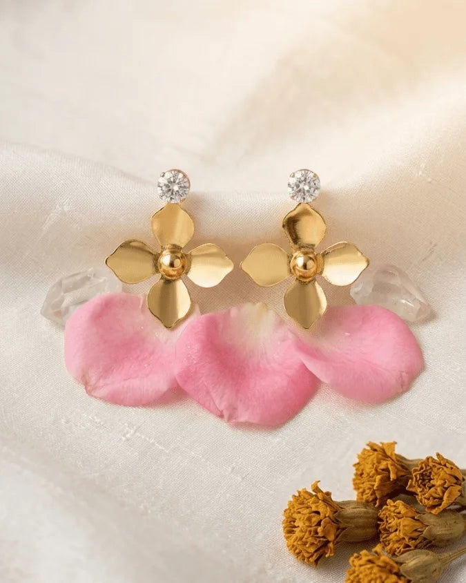 Golden colour earring clover shape metal studs and affordable earring 